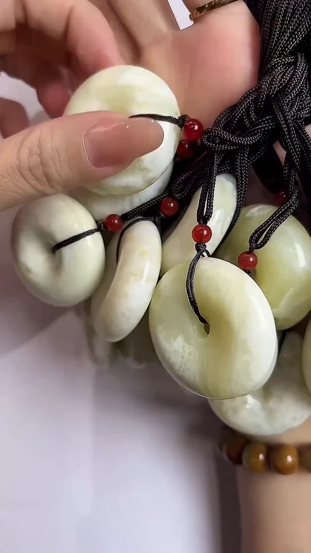 未镶嵌蛇纹石玉吊坠(不含链)多样性发货其中发一