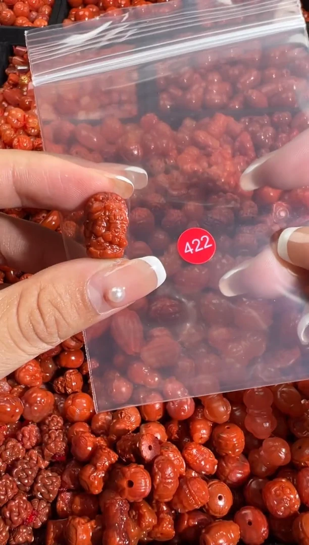 颈饰未镶嵌南红玛瑙1