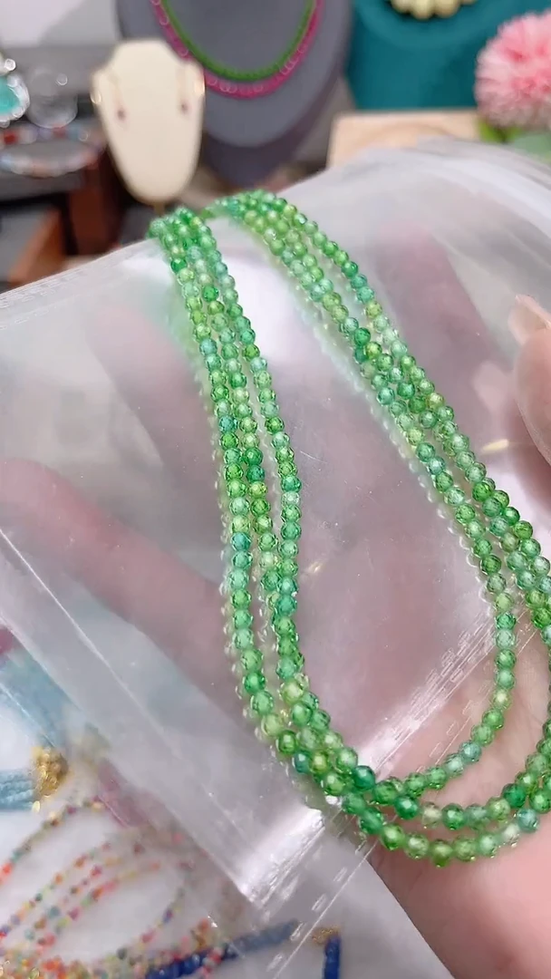 银S925镶嵌颈饰尖晶石圆刻99