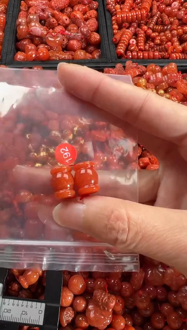 【闪购商品】南红玛瑙颈饰未镶嵌1