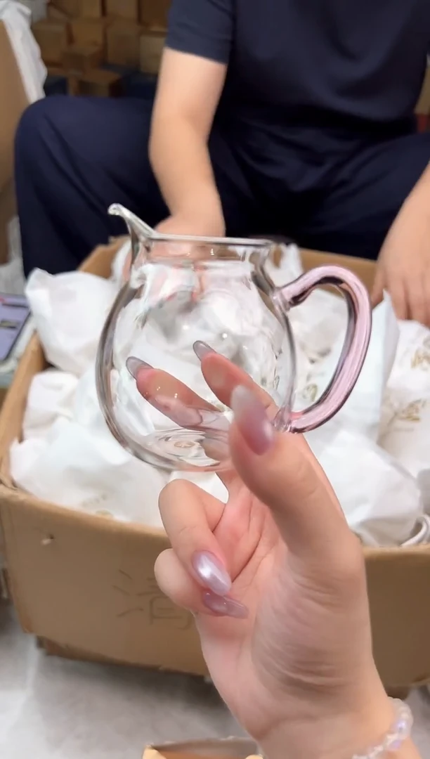 禾墨清了浅粉色