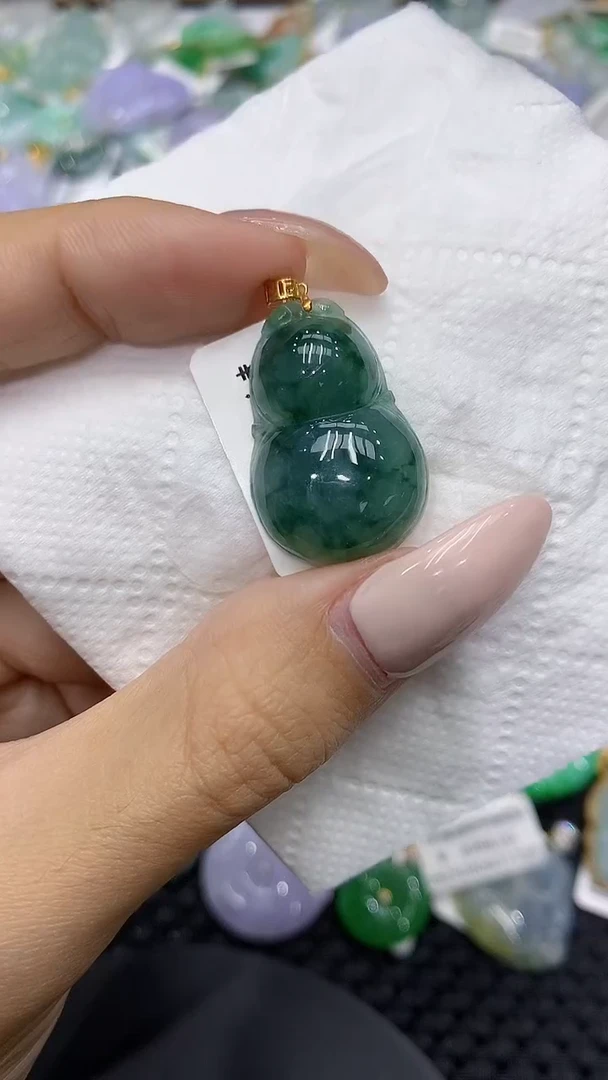 颈饰18K金镶嵌翡翠111111111111
