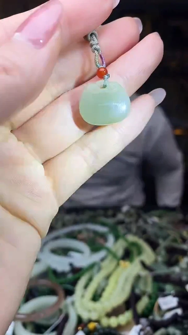 颈饰未镶嵌和田玉多样性发货，拍一发一