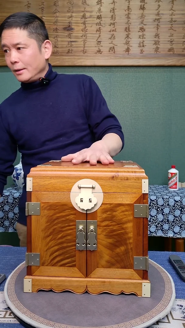 金丝楠木头款明代金丝楠木拆房老料独板官皮箱