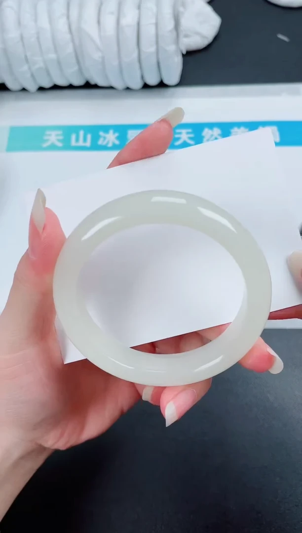 【闪购商品】石英质玉手镯未镶嵌347-56