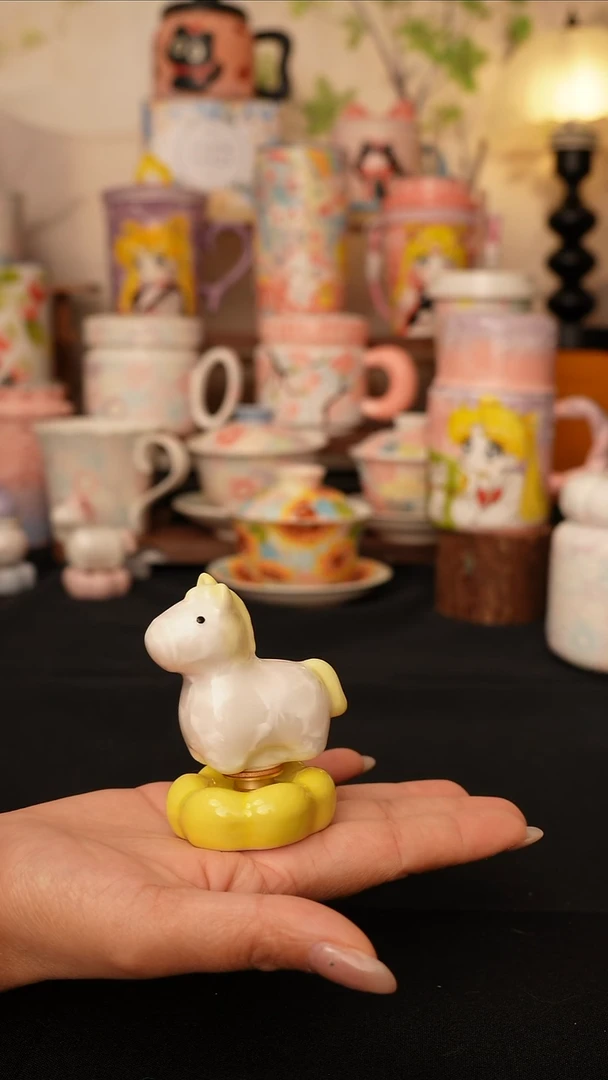 陶景德镇手绘的杯子