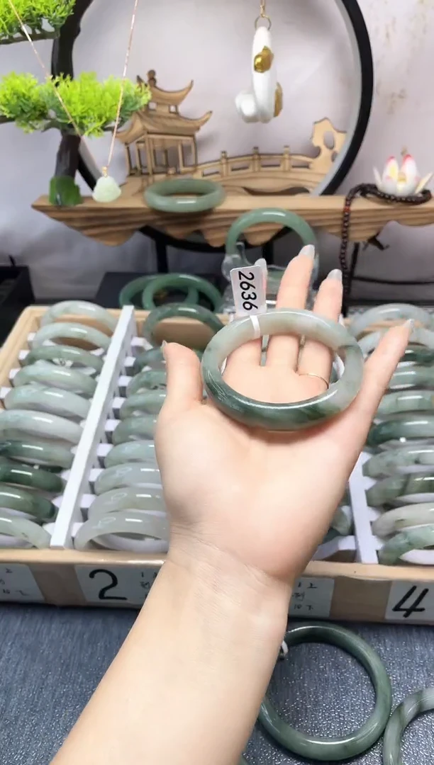 未镶嵌手镯石英质玉2636