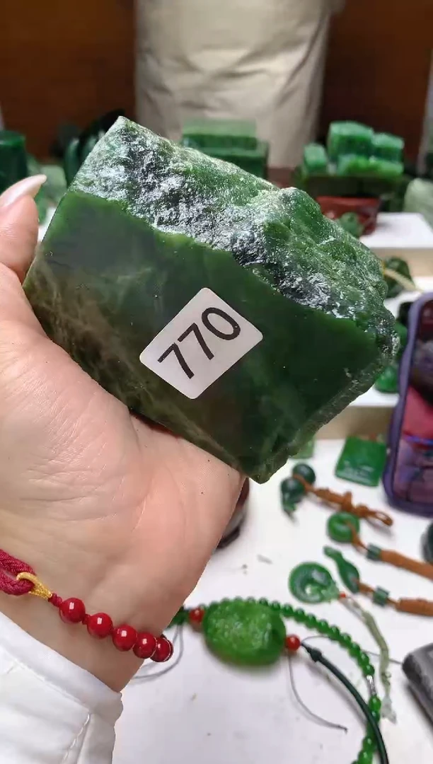 未镶嵌和田玉（碧玉）珠宝半成品1