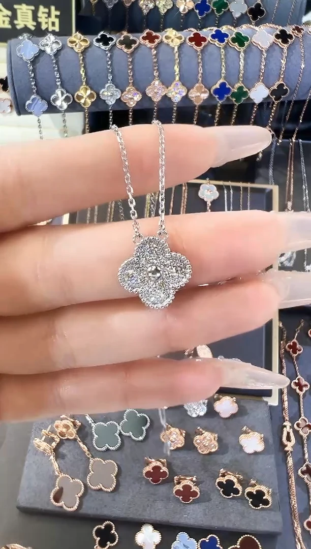 【闪购商品】钻石颈饰18K金镶嵌项链