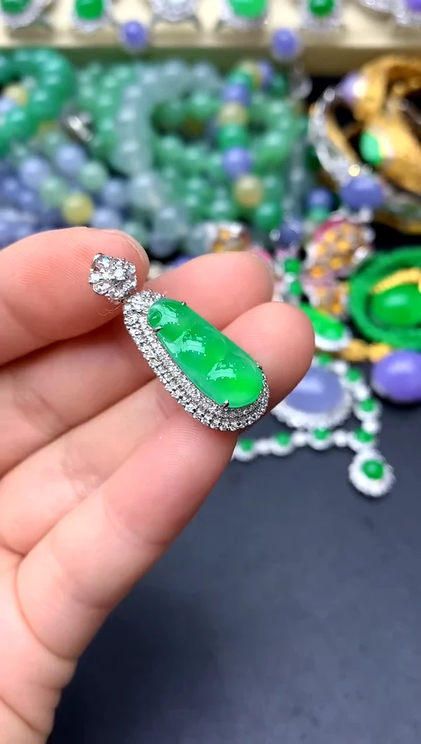 颈饰18K金镶嵌翡翠202-中国好珍宝