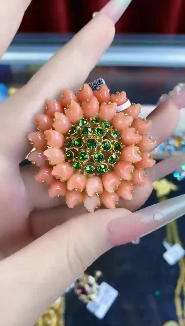 瓷片楚楚中古珠宝甄选不退换