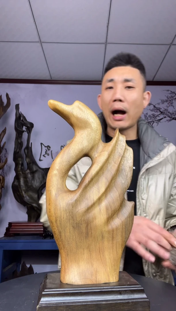 金丝楠木雕款明***天金丝楠木工艺品摆件