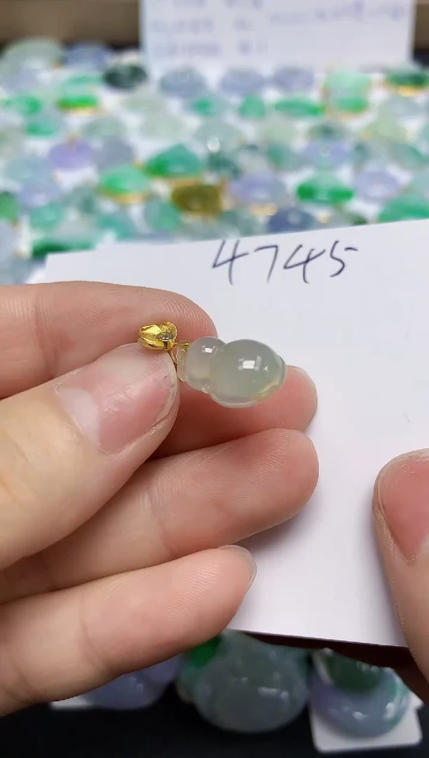 翡翠未镶嵌颈饰天然缅甸翡翠A货