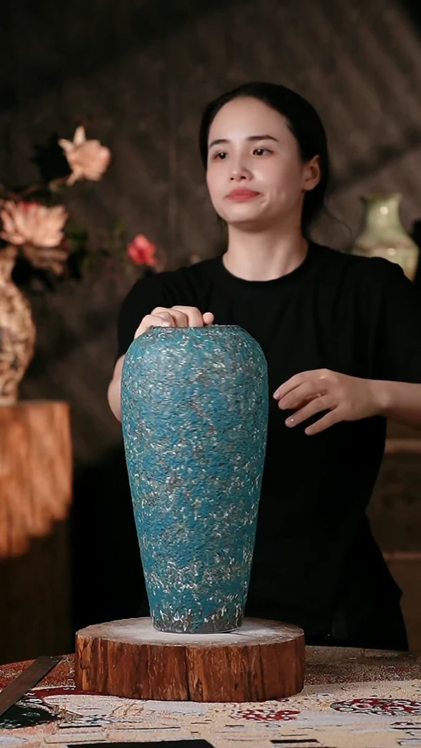 摆件景德镇高温陶瓷花器（口径10高度35)