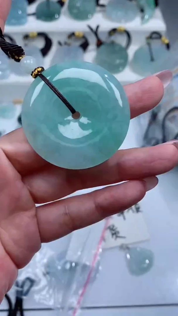 颈饰未镶嵌翡翠吊坠