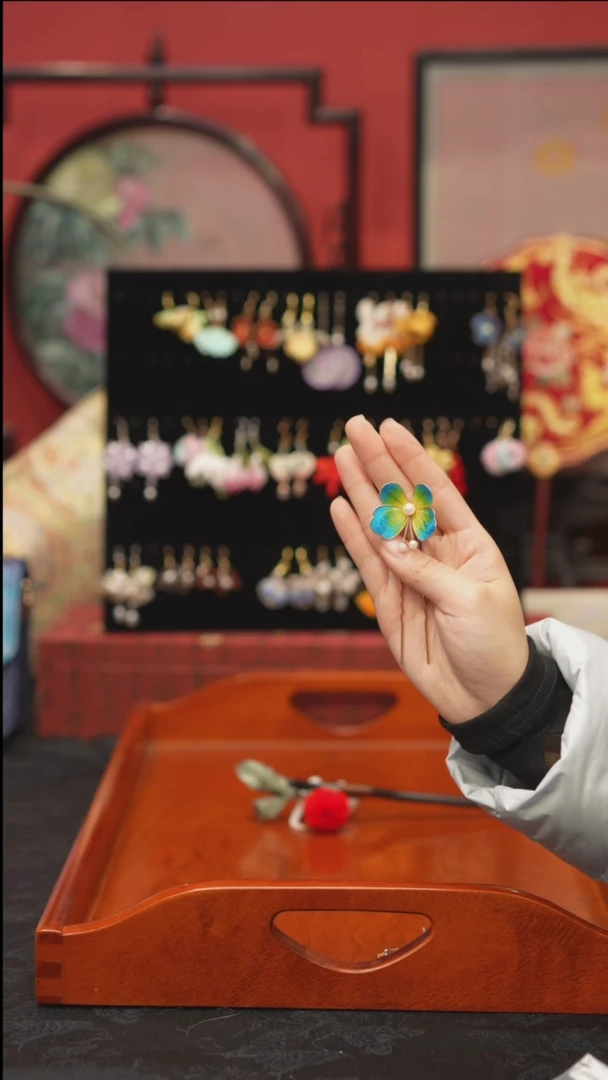 刺绣非遗手工绒花饰品