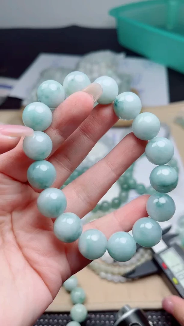 定制翡翠未镶嵌珠串
