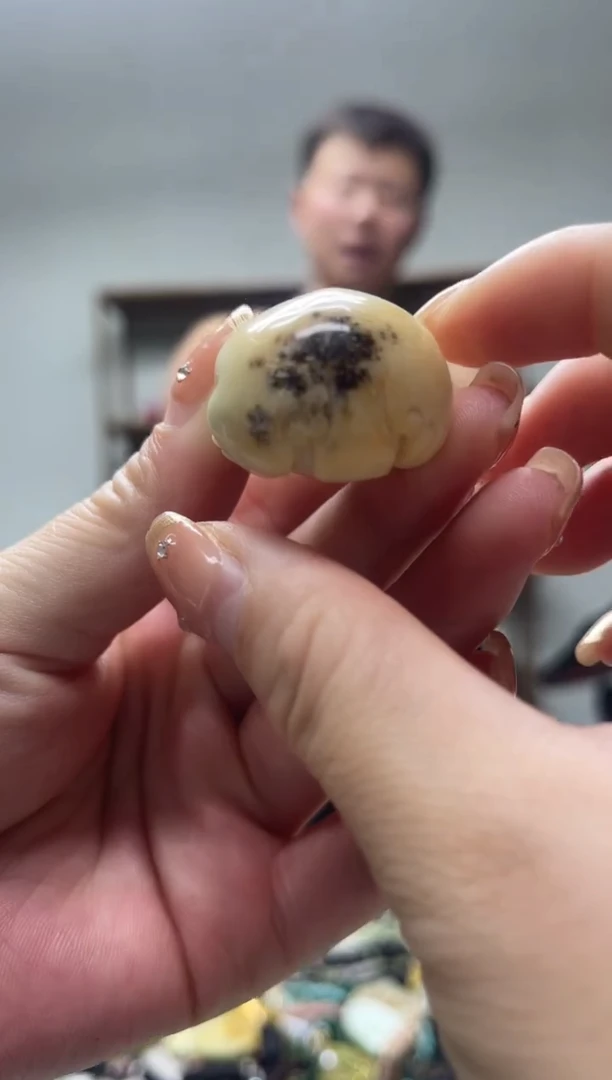 未镶嵌岫玉吊坠·