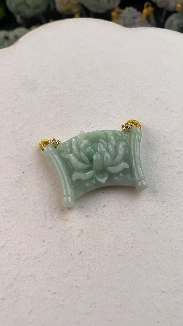 翡翠未镶嵌颈饰6608赠链,部分宝贝微瑕主播介绍为准