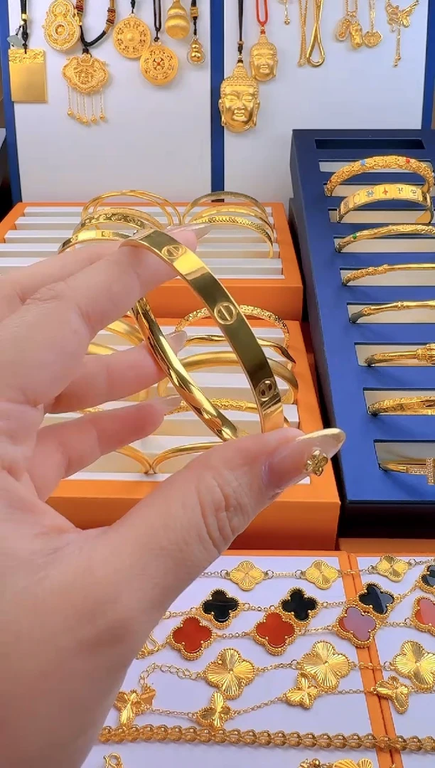 无足银一字手镯    总重25g外包1.7g