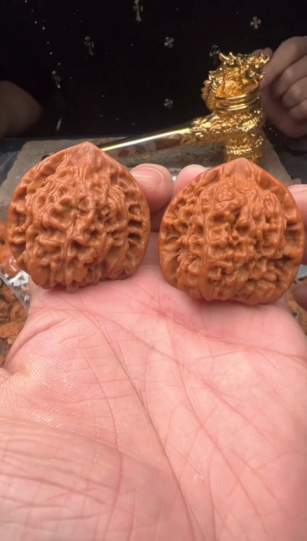 【闪购商品】桃核把件40以上尺寸王勇管帽随机发一对