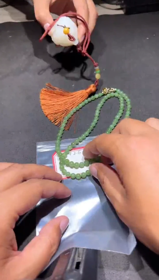 未镶嵌和田玉挂件和田玉