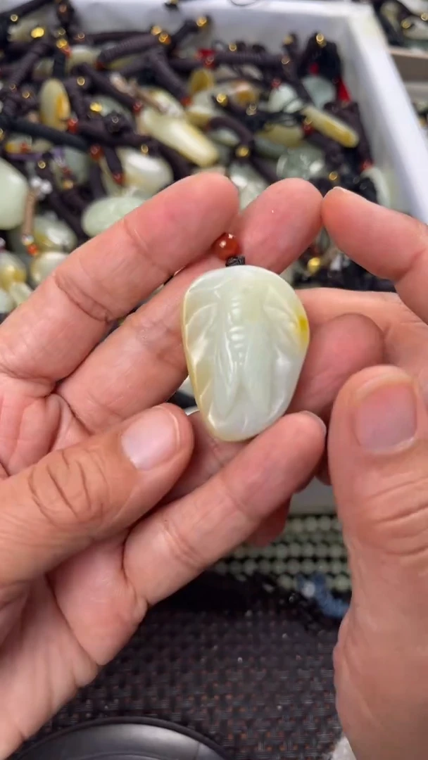 【闪购商品】和田玉颈饰未镶嵌多样性发货没有证书拍一发一有瑕