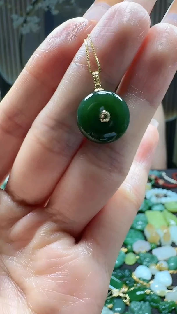 和田玉18K金镶嵌吊坠(不含链)1