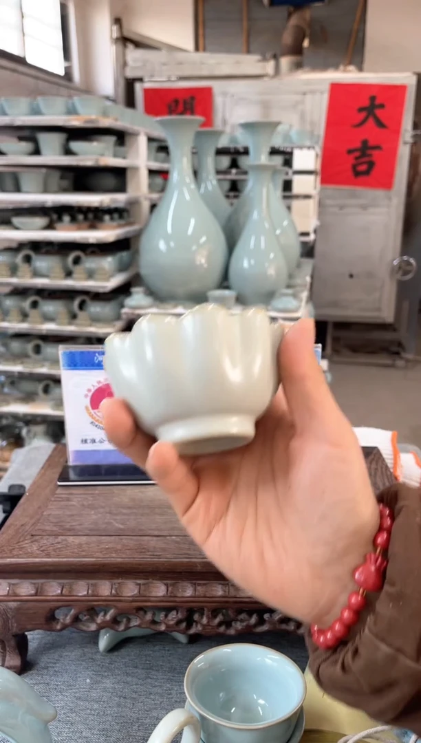 【闪购商品】瓷片月白 支烧 莲花杯 微瑕