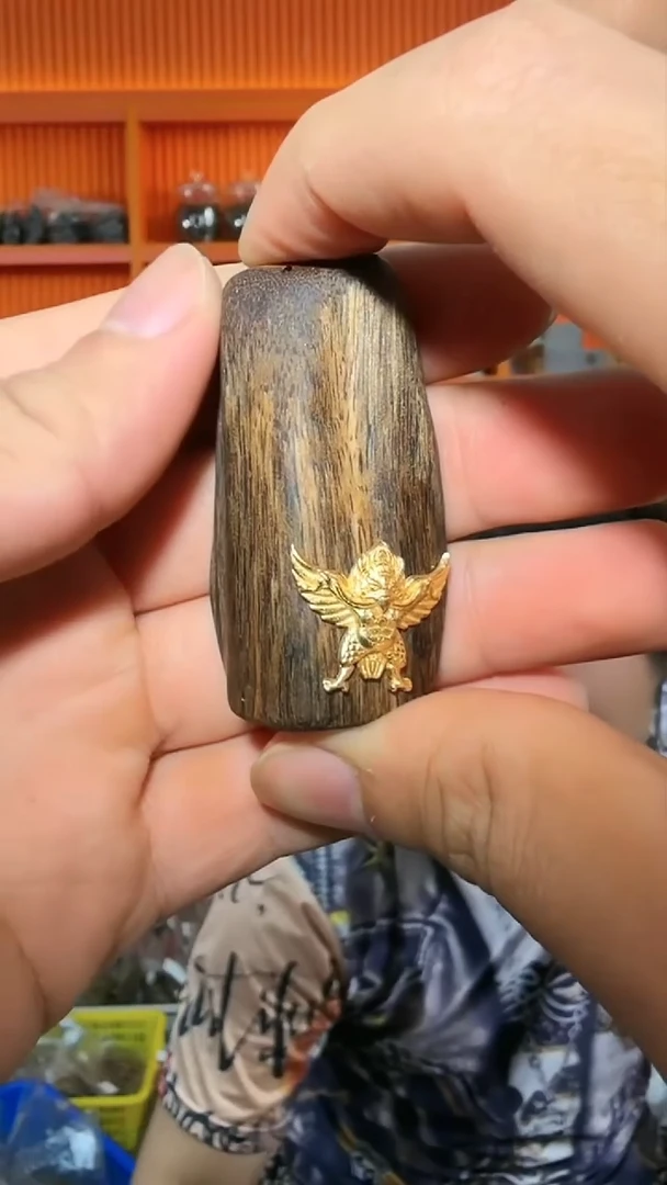 沉香吊坠210号生肖虎+镶嵌多样性发一