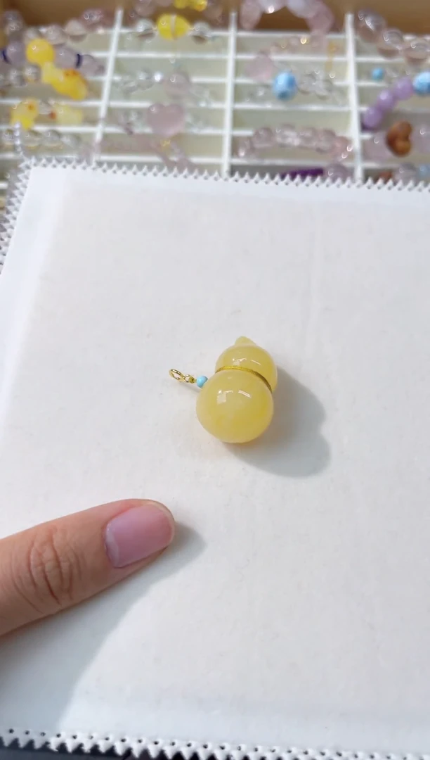 18K金镶嵌吊坠(不含链)琥珀葫芦