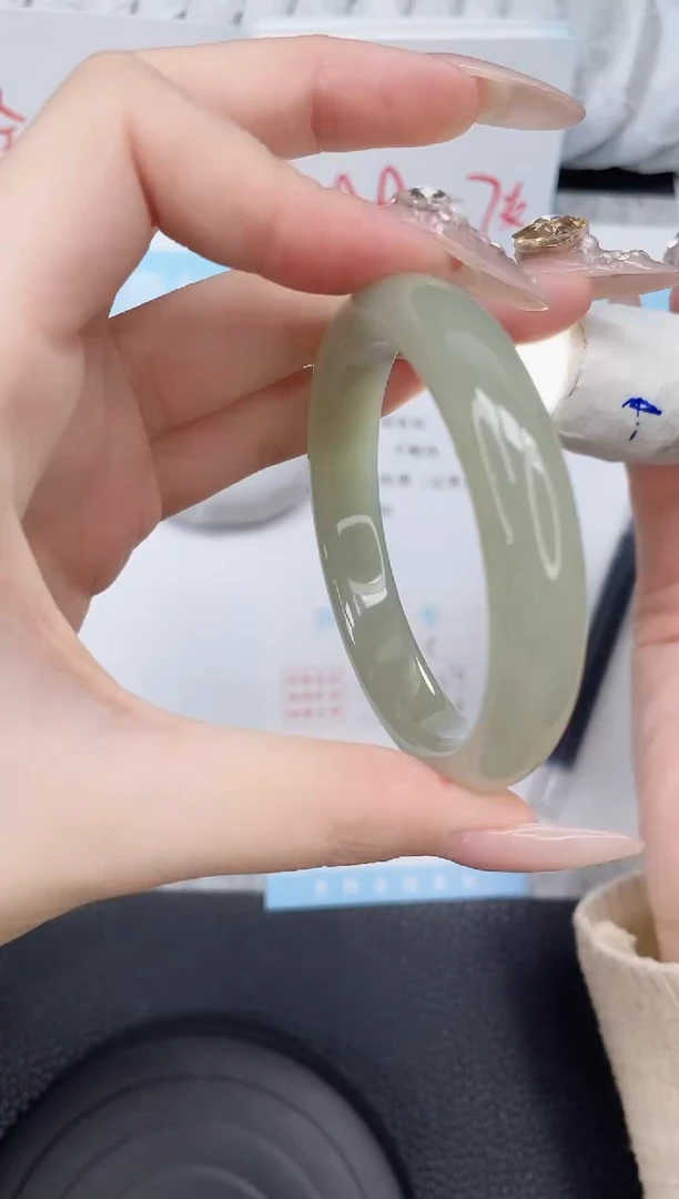 未镶嵌手镯石英质玉118-51.4