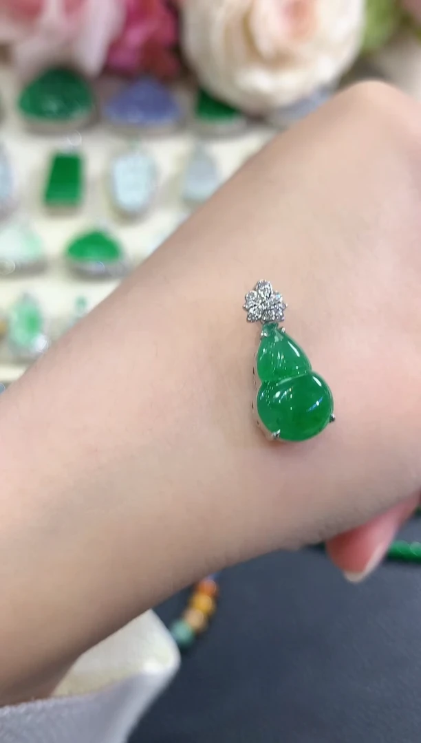 吊坠(不含链)18K金镶嵌翡翠c12