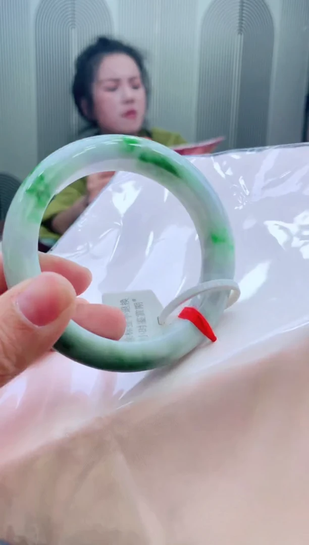 未镶嵌手镯翡翠56