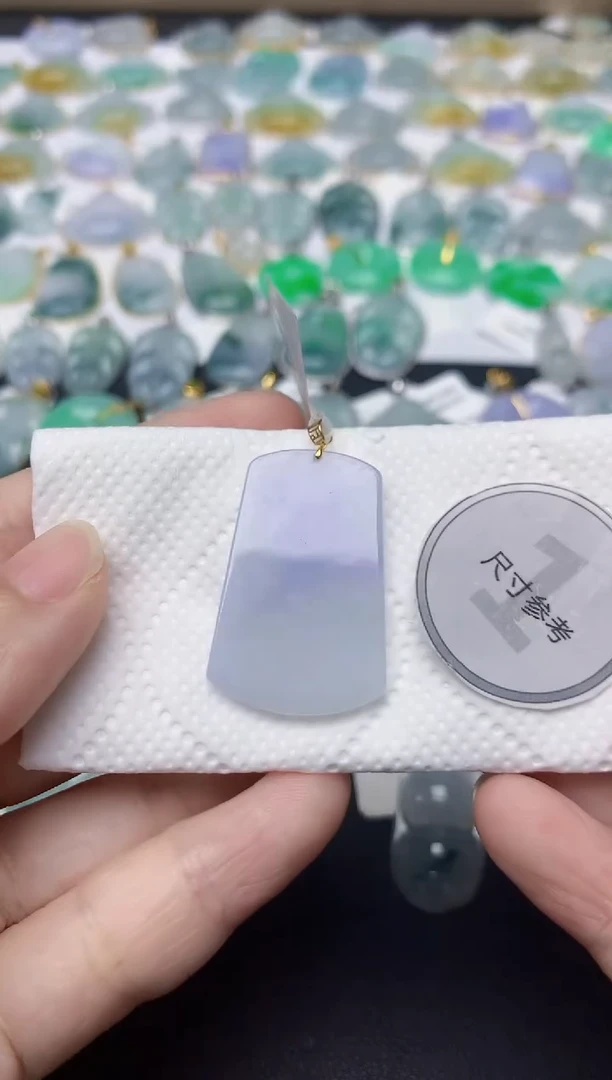 翡翠18K金镶嵌颈饰天然缅甸A货翡翠