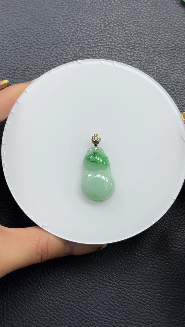 颈饰18K金镶嵌翡翠K742-2 葫芦