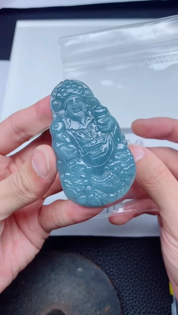 翡翠未镶嵌颈饰
