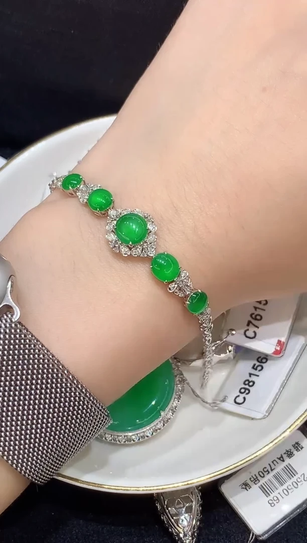 18K金镶嵌手链翡翠多样性发其一