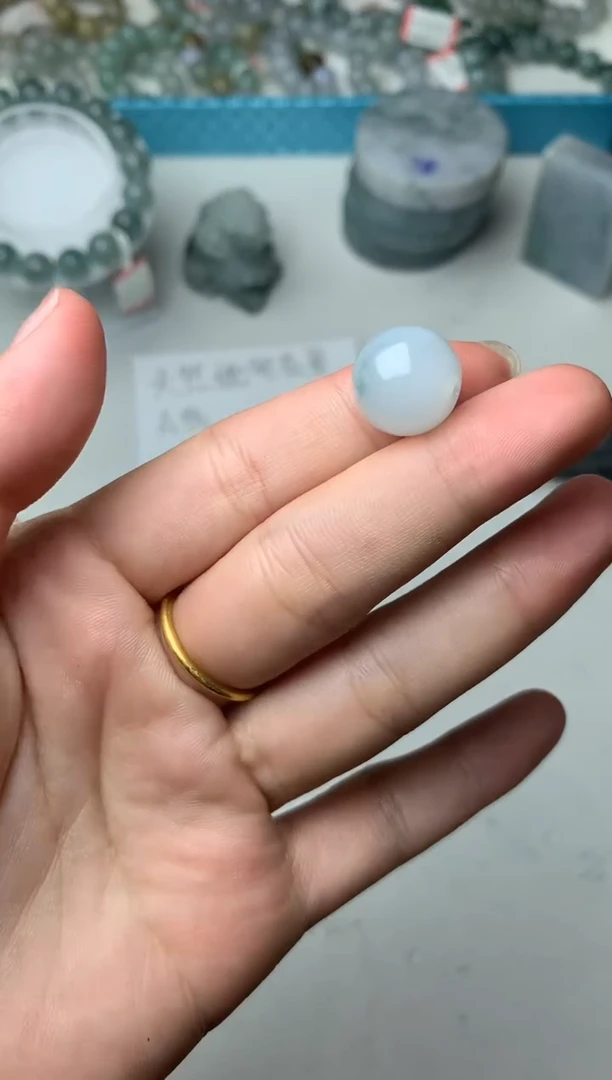 翡翠未镶嵌颈饰D****u珠子