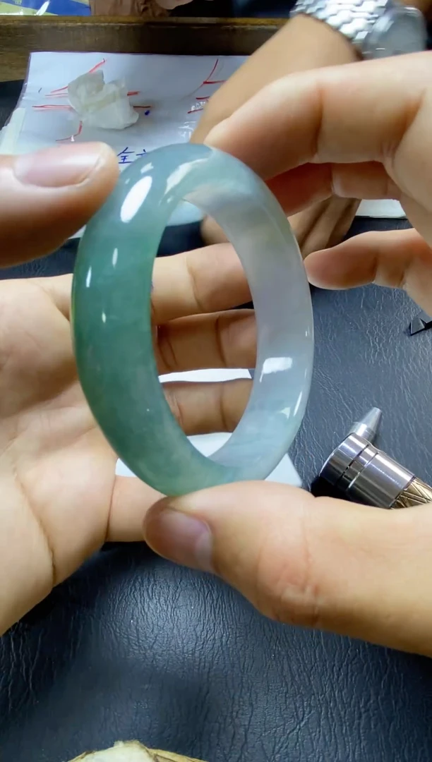 未镶嵌手镯翡翠手镯