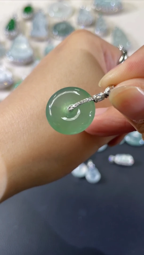 吊坠(不含链)18K金镶嵌翡翠A547|3800