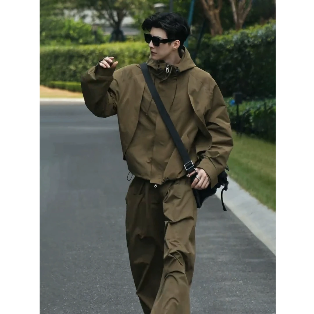 军绿色户外三防冲锋衣外套男美式工装连帽夹克川西高级感旅游穿搭