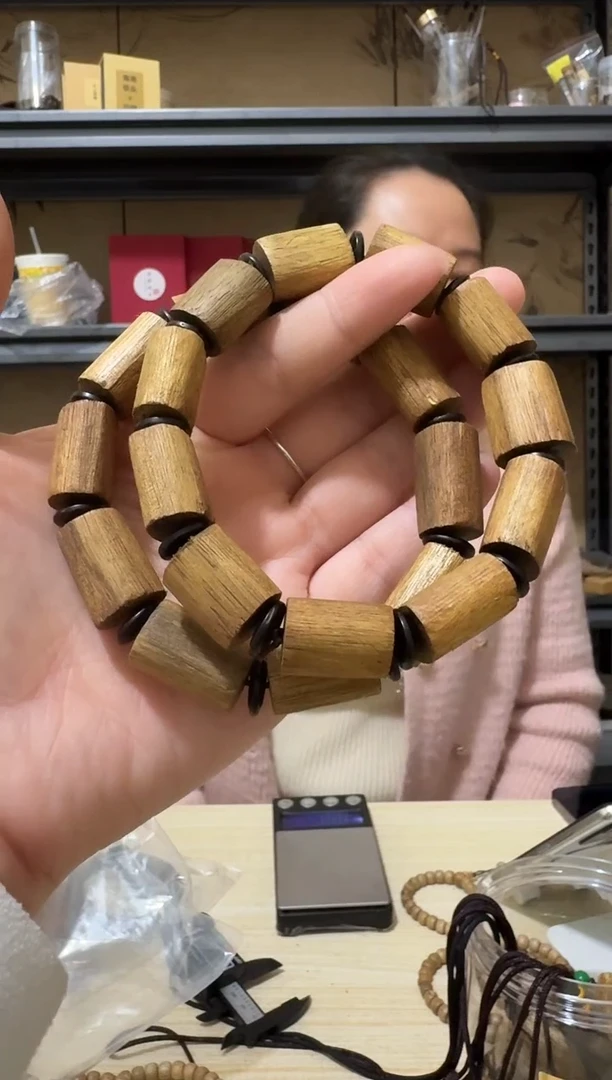 【闪购商品】沉香手串富国岛随型野料手串多样性发一条