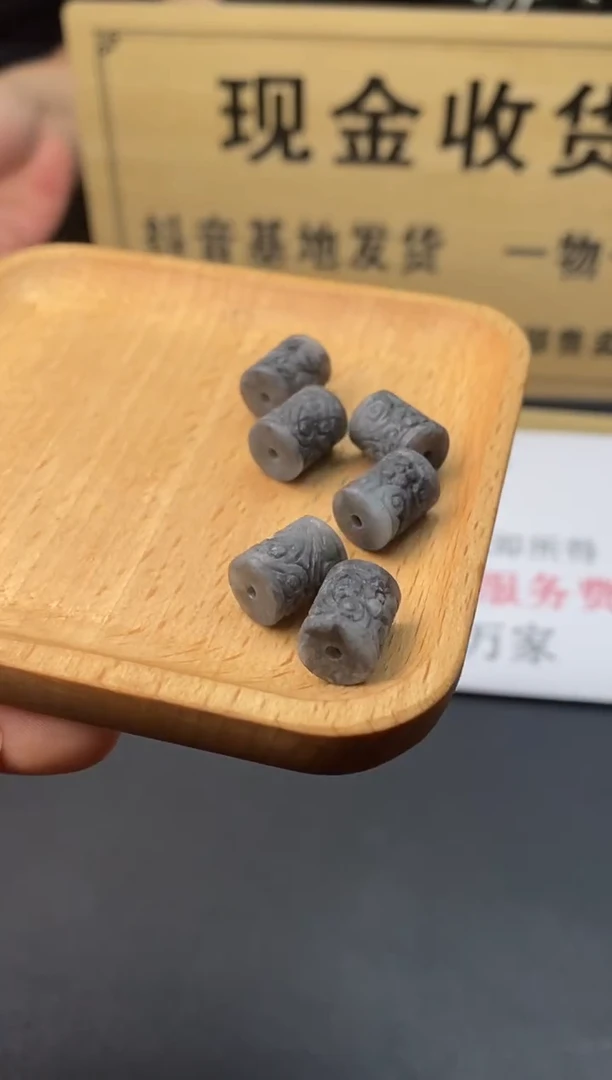 定制翡翠未镶嵌翡翠毛货发货发其一