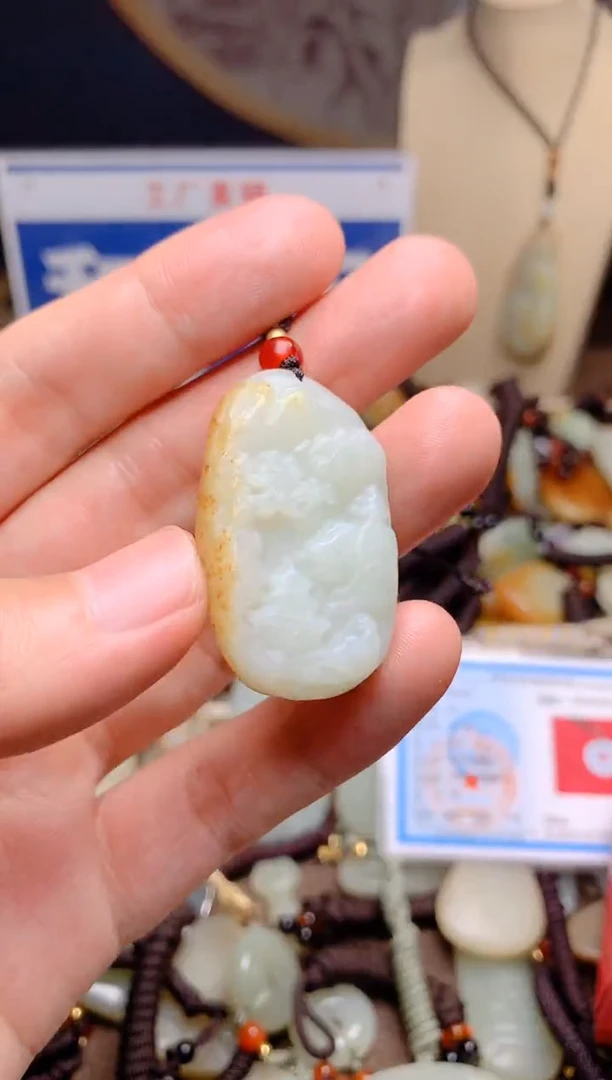和田玉未镶嵌颈饰1