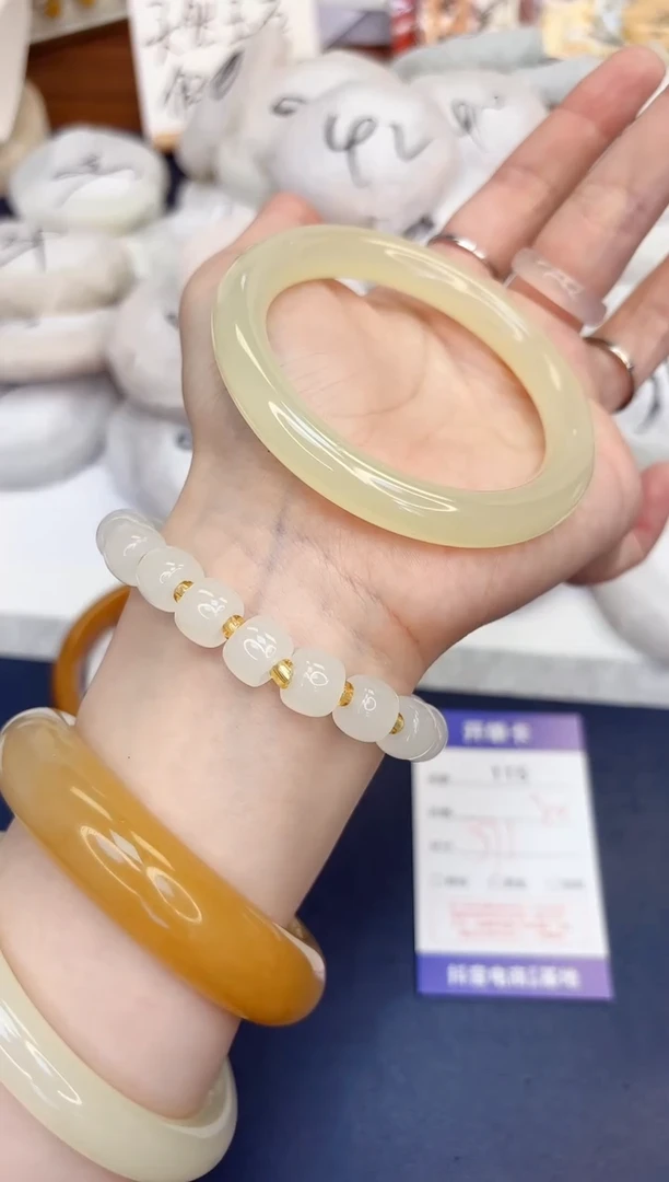 石英质玉手镯未镶嵌115-美人条晴水-圈口57