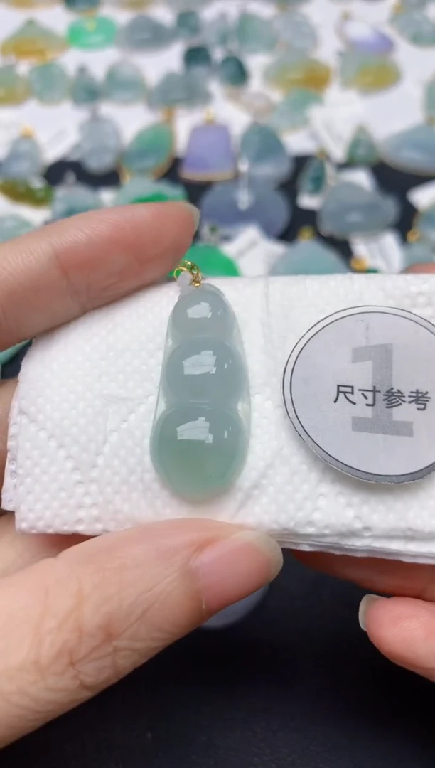 翡翠18K金镶嵌颈饰天然缅甸A货翡翠