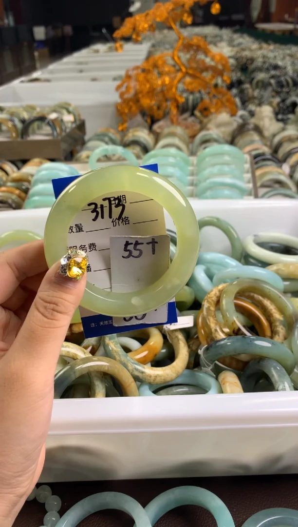 【闪购商品】蛇纹石玉手镯未镶嵌3173