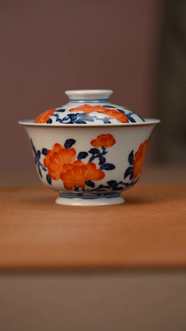 陶瓷又见春风青花矾红石榴花盖碗