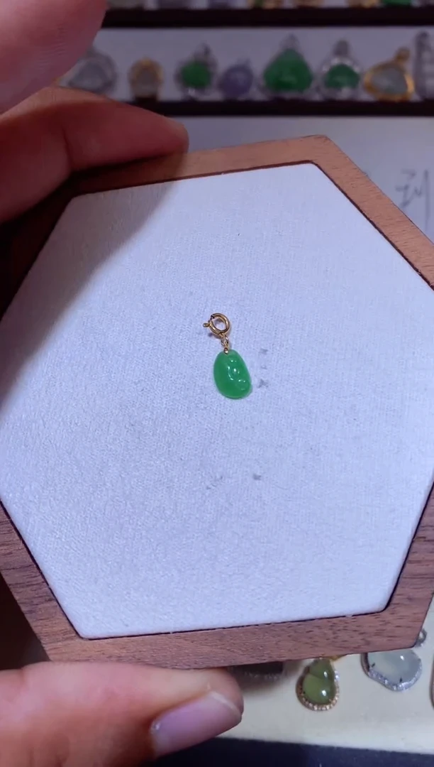 吊坠(不含链)18K金镶嵌翡翠111111